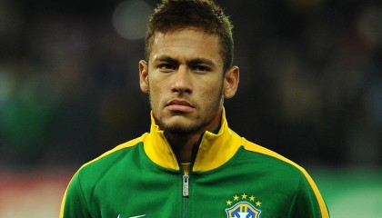 开云官方-国内外媒体关注，中超带火全民足球热潮，中超专用足球